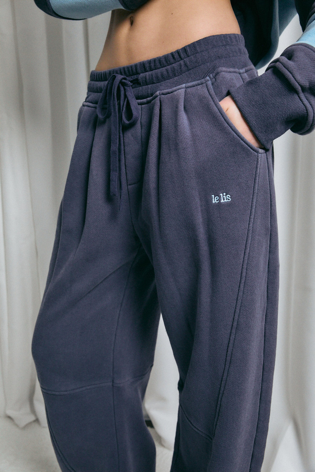 On Mute Sweatpants